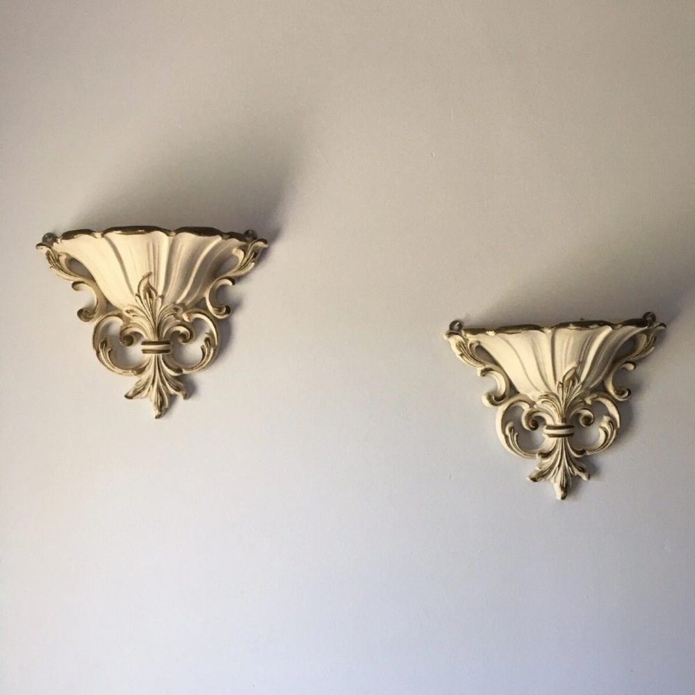 Vintage Syroco wall pocket planters 1960’s  "Hollywood Regency" Set of 2
